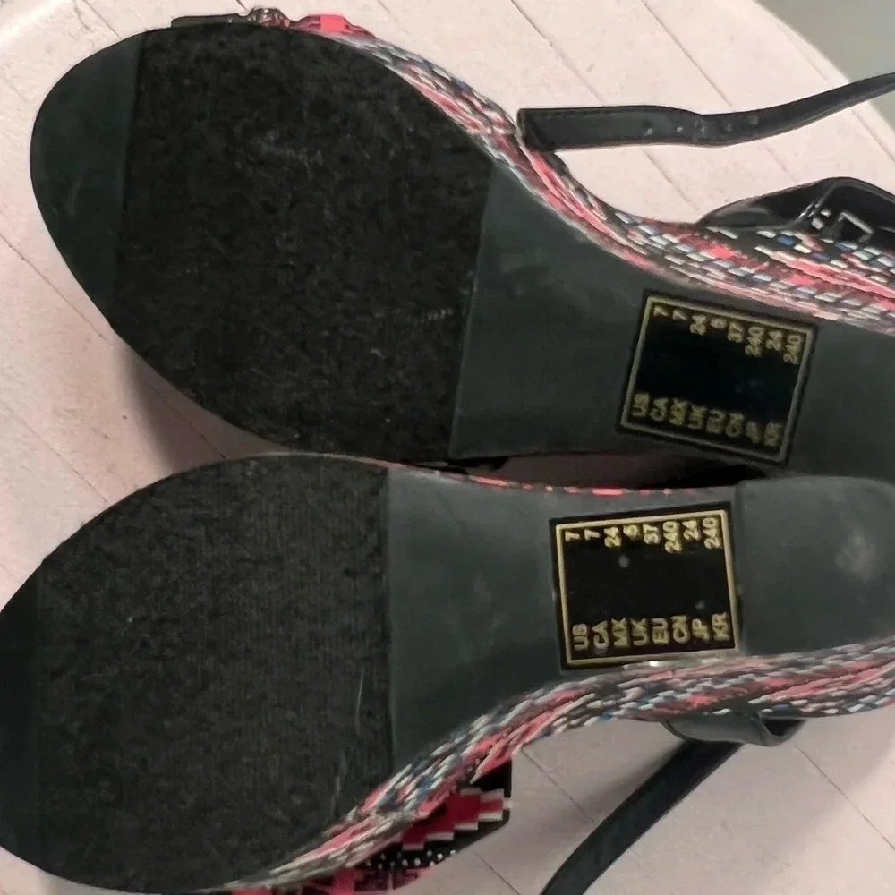 Forever‎ 21,  6” wedge multi color block print  shoes 7 w/ankle strap tie